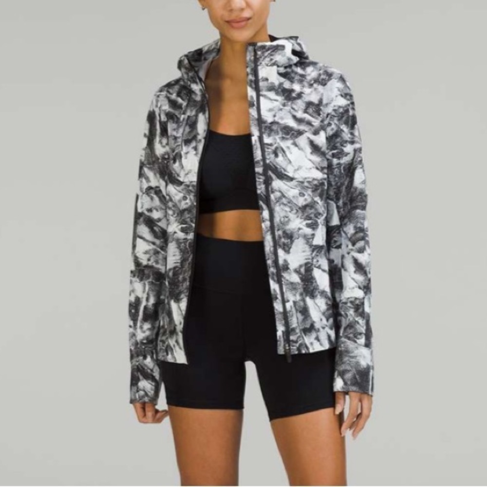 Lululemon Break A Trail Jacket Take Flight Grey Multi Hooded Windbreaker 8 EUC
